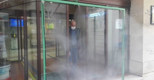کارگزاری مه پاش ضد عفونی کننده در ورودی بیمارستان میلاد شهریار