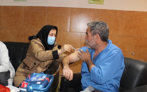 مرحله جدید واکسیناسیون کووید در بیمارستان میلاد شهریار انجام شد